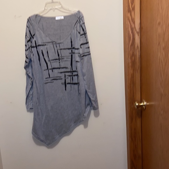 Top - Picture 3 of 7